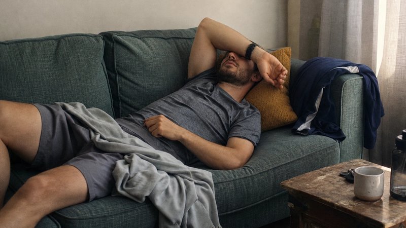 Mittagsschlaf für Sportler: Powernap für Regeneration & Leistung