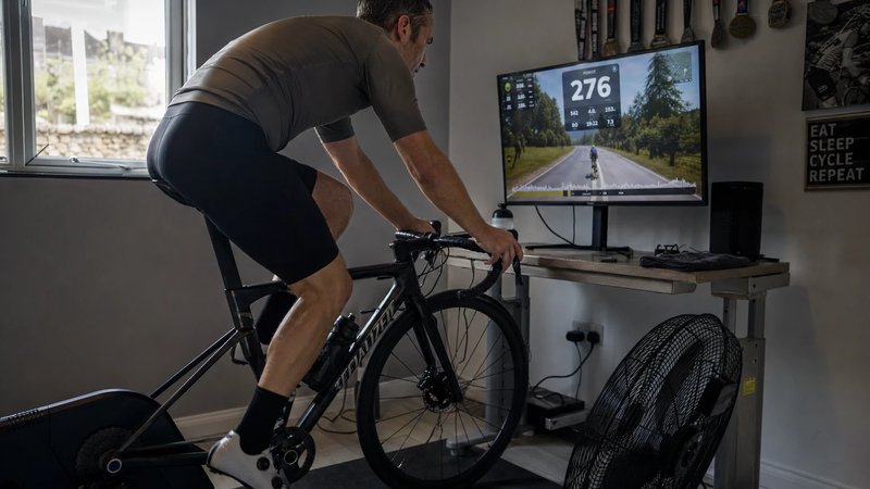 Smarttrainer und virtuelles Training: strukturiert nach Watt zu Hause